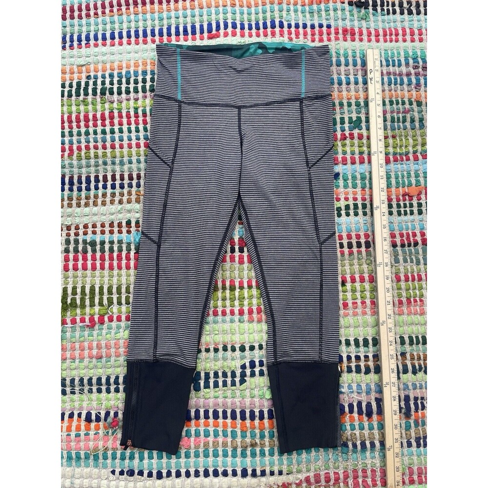 Lululemon Capri Crop Fitted Black Striped Legging Mid Rise Rear Zip Pocket 8